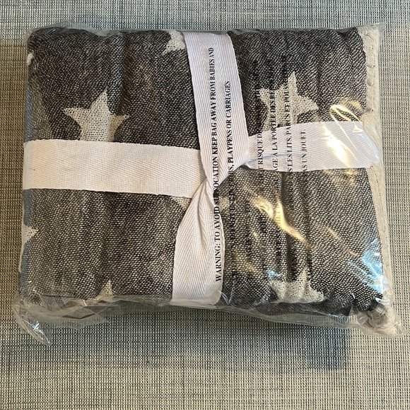 Brooklinen Stars Baby Blanket brand new in package - Picture 2 of 6